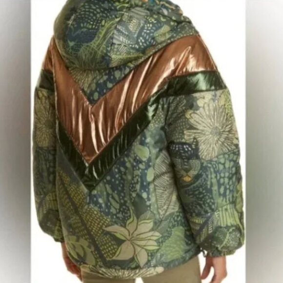 NWT Farm Rio Reversible Green Cool Leopard Puffer Jacket - Size Large - Picture 7 of 11